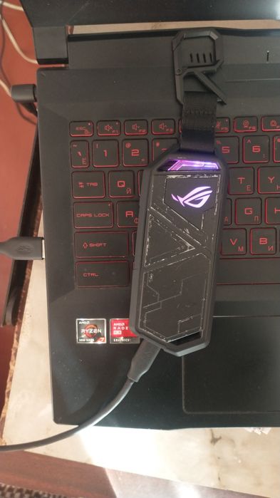 Терміново продам "SSD DISK M2 MSI 2 TB"  З швидкістним карманом "ASUS