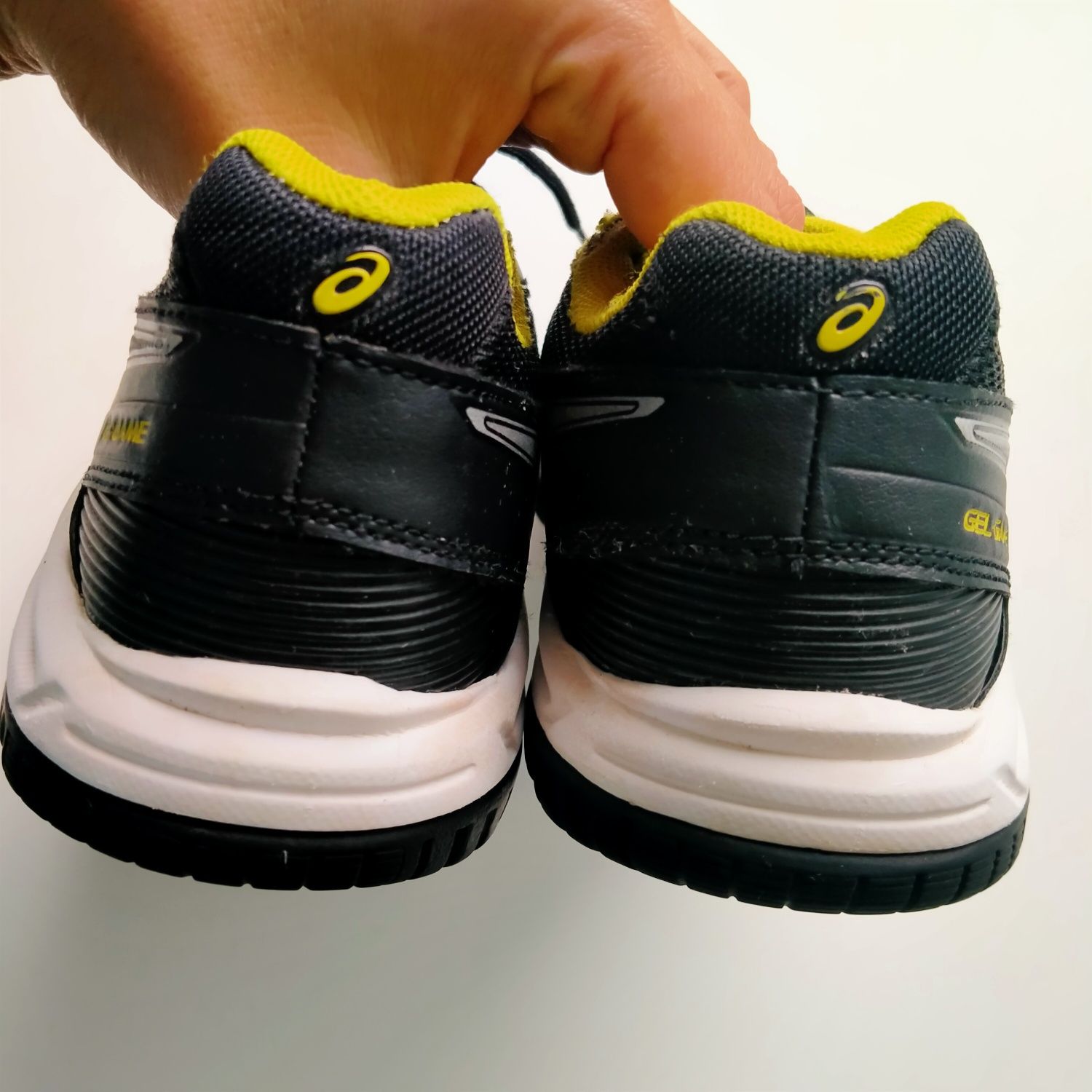 Asics buty chłopięce adidasy sportowe jogging spacery bieganie 37.5