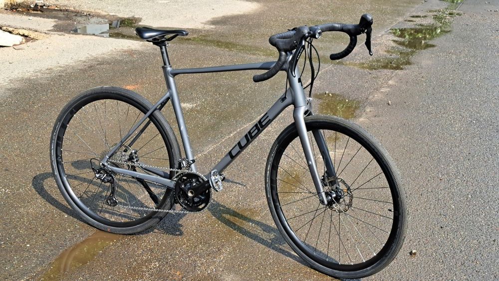 Rower gravel Cube 28"