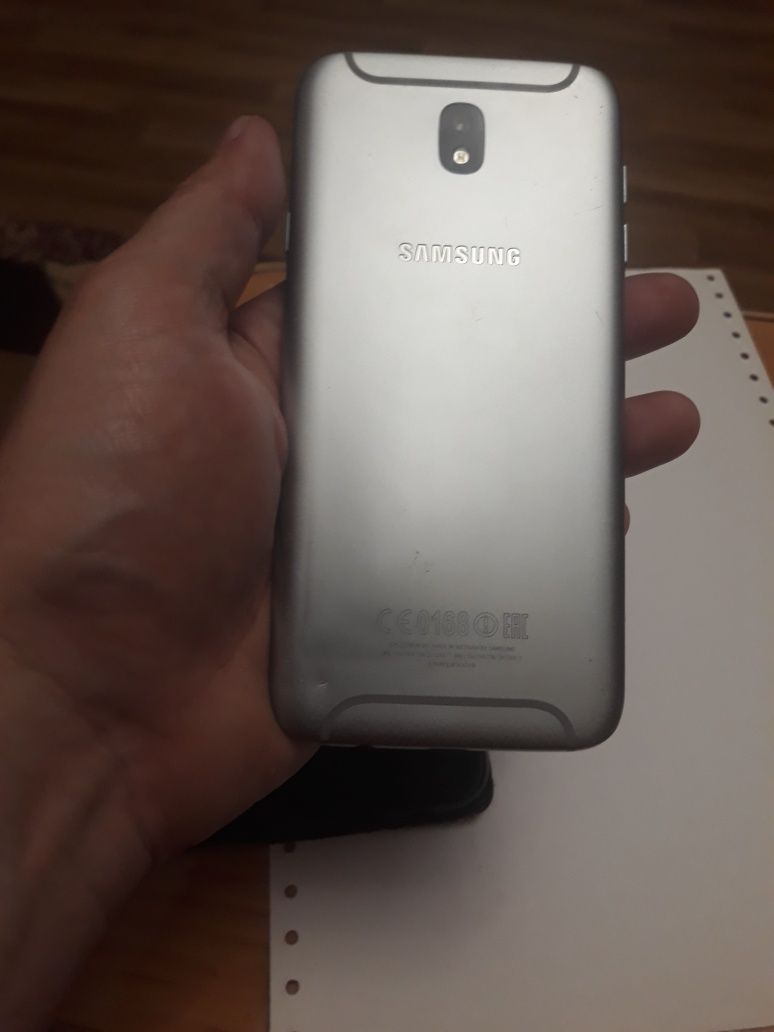 Samsung J730. В отличном состоянии.