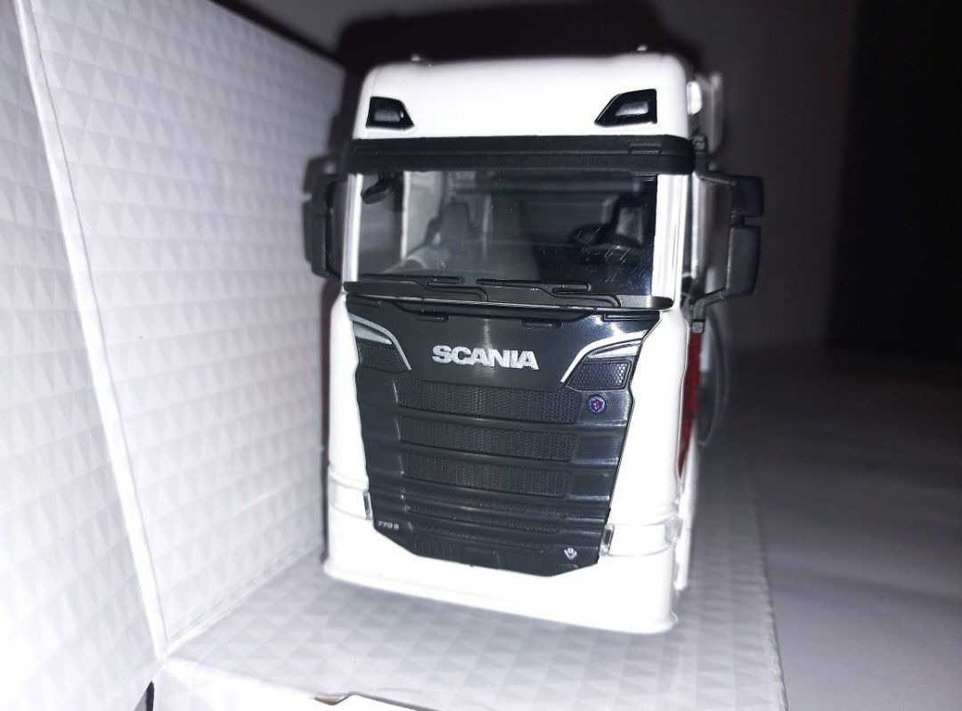 Bburago tir Scania Eibach, skala 1:43