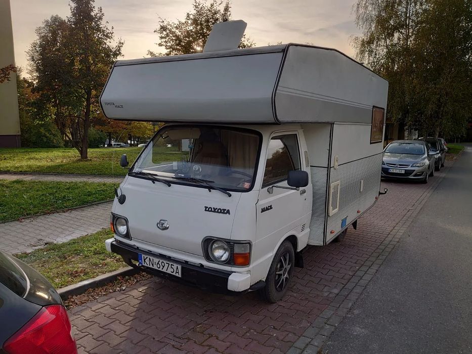 Toyota  Kamper Toyota Hiace 1983 Sprzedam