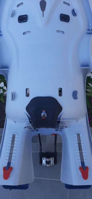 Cadeira de bebé com suporte no quadro