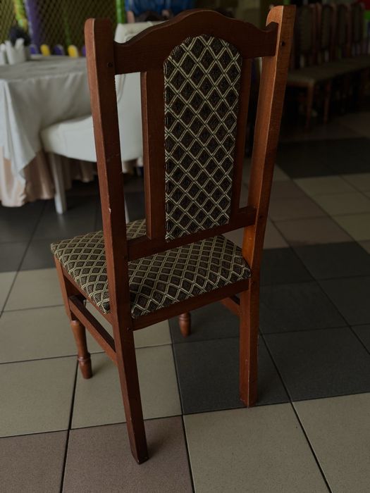 Стільці в чудовому стані дерево і метал