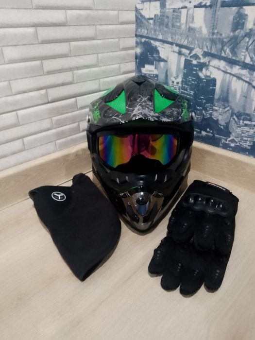 Продам новий  Мотошлем