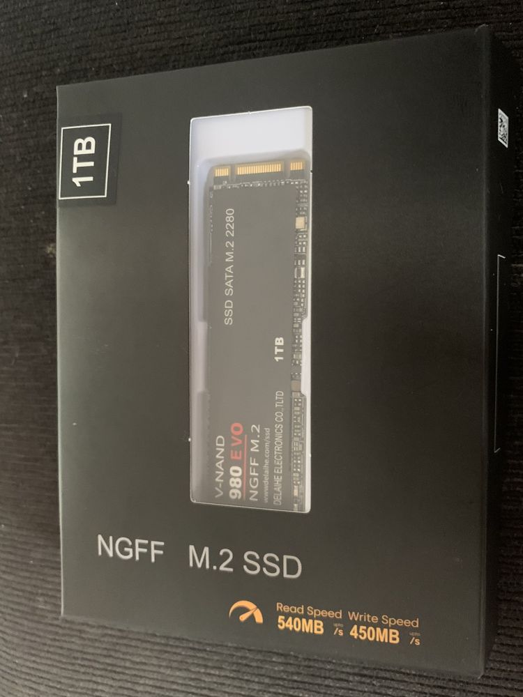 SSD 1T novo em caixa