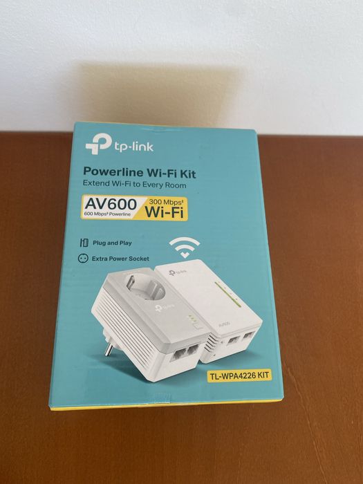 TP Link - Powerline Wi-Fi Kit AV 600