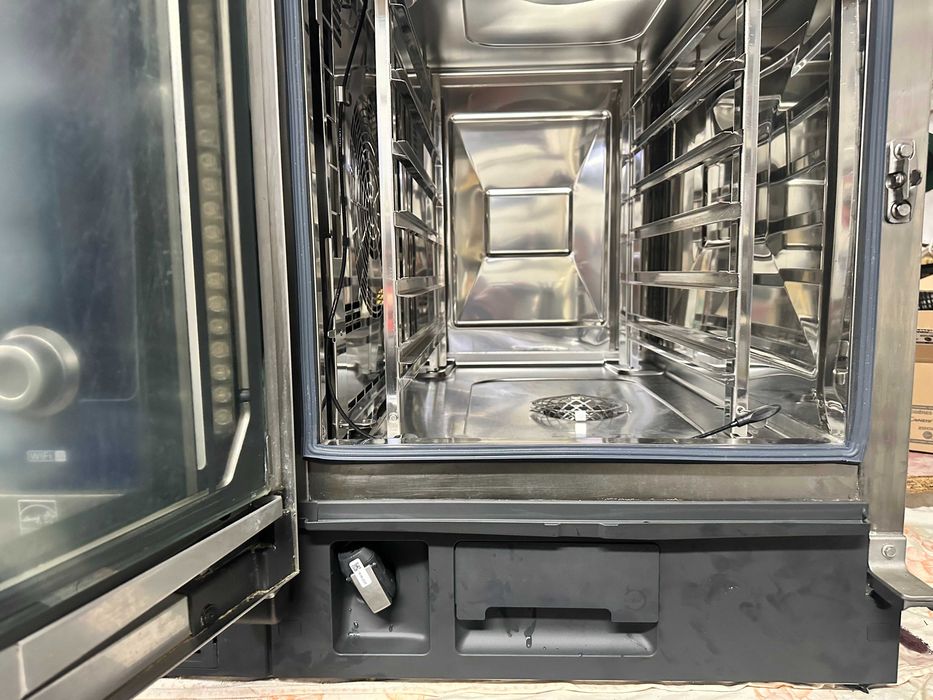 Piec konwekcyjno-parowy iCombi Pro 6 GN 1/1 G RATIONAL