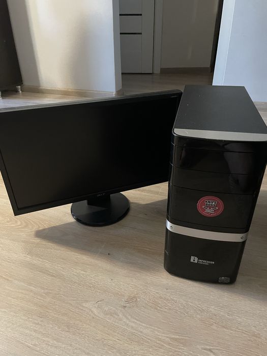 Компʼютер( системник+ монітор)