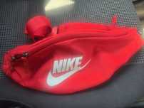 Czerwona nerka nike