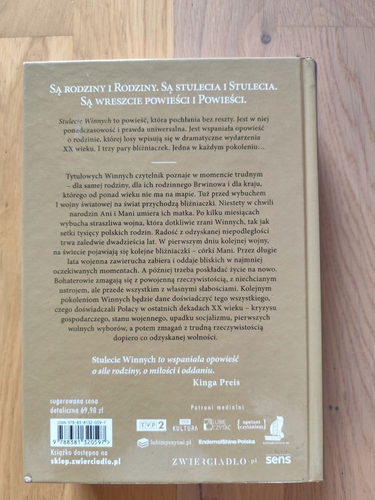 "Stulecie Winnych" Ałbena Grabowska
