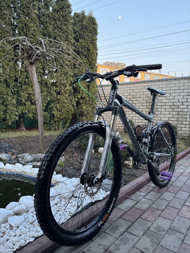 велосипед trek трансмиссия sram подвеска rock shox