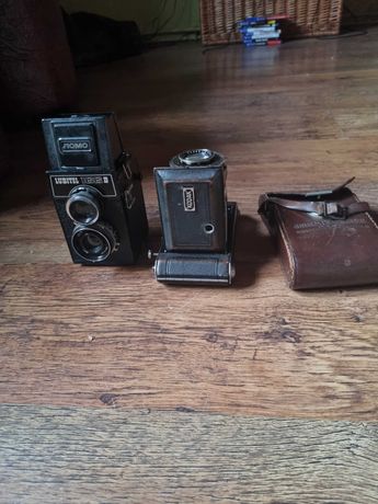 Dwa aparaty fotograficzne