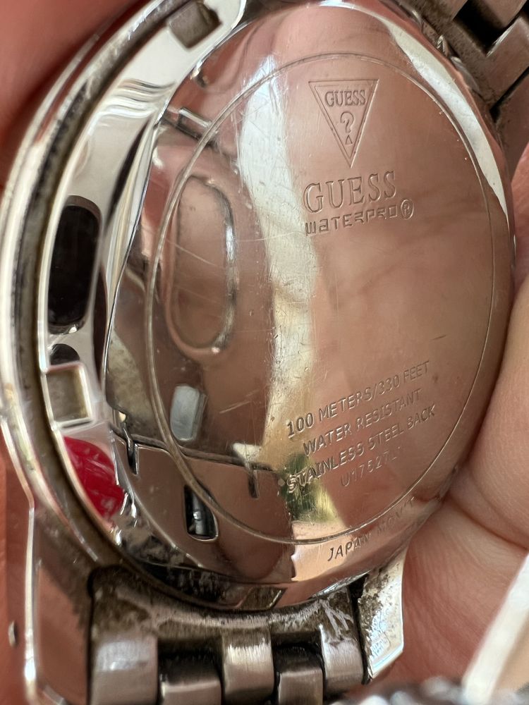 Годинник Guess та каміння Swarovski
