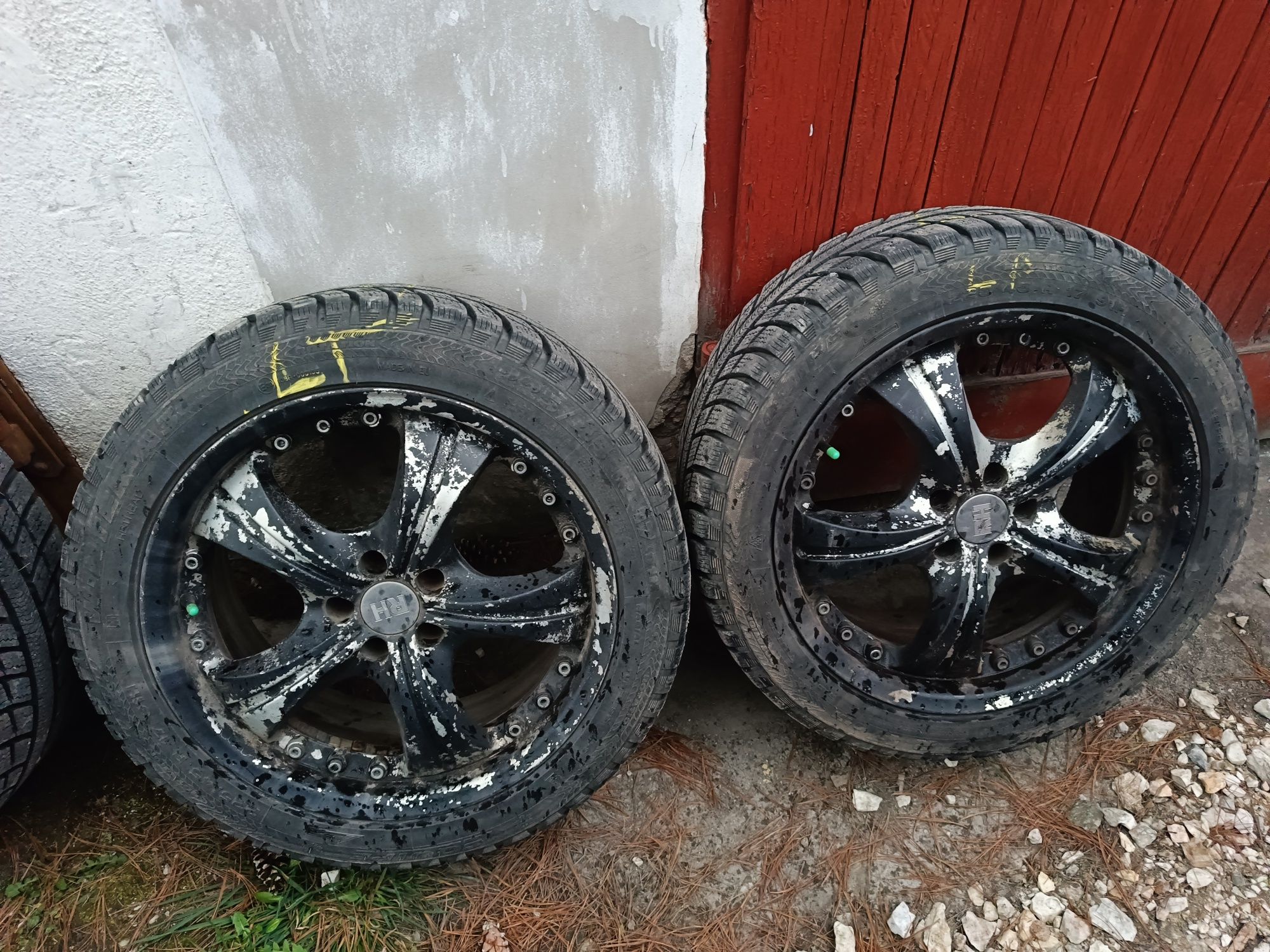 Opony zimowe 225/45 R. 17 Roztaw śrub 5 /100