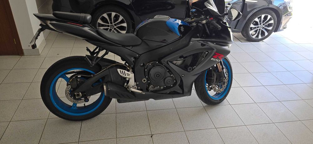 Suzuki GSXR 750 K8