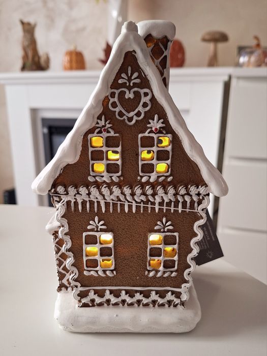 Nowy Świąteczny Domek Piernikowy LED Home&You Figurka na baterie