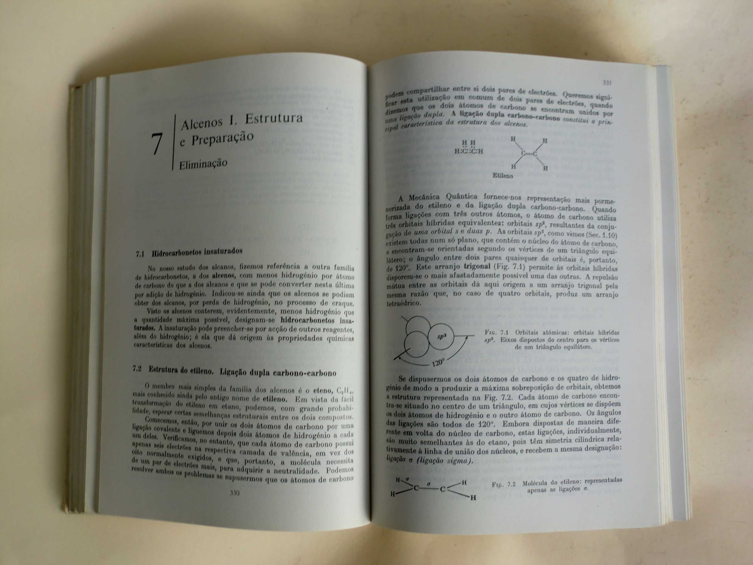 Química Orgânica
de R. Morrison e R. Boyd