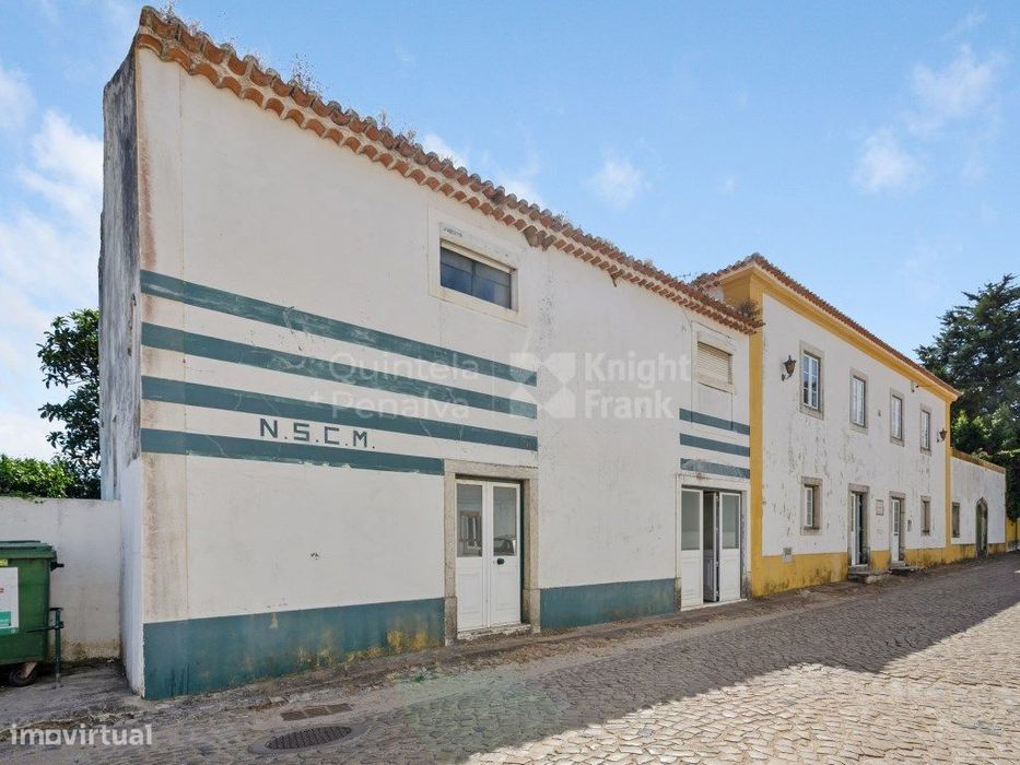 Moradia T4 com espaço exterior em Gradil, Mafra