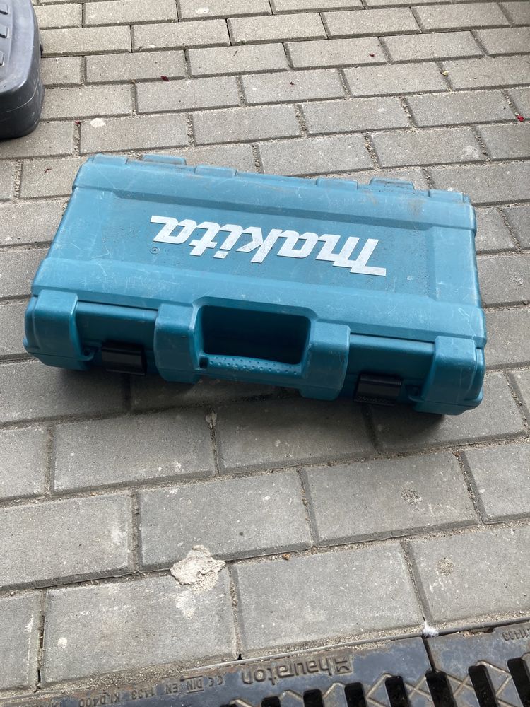 Skrzynka Makita ….