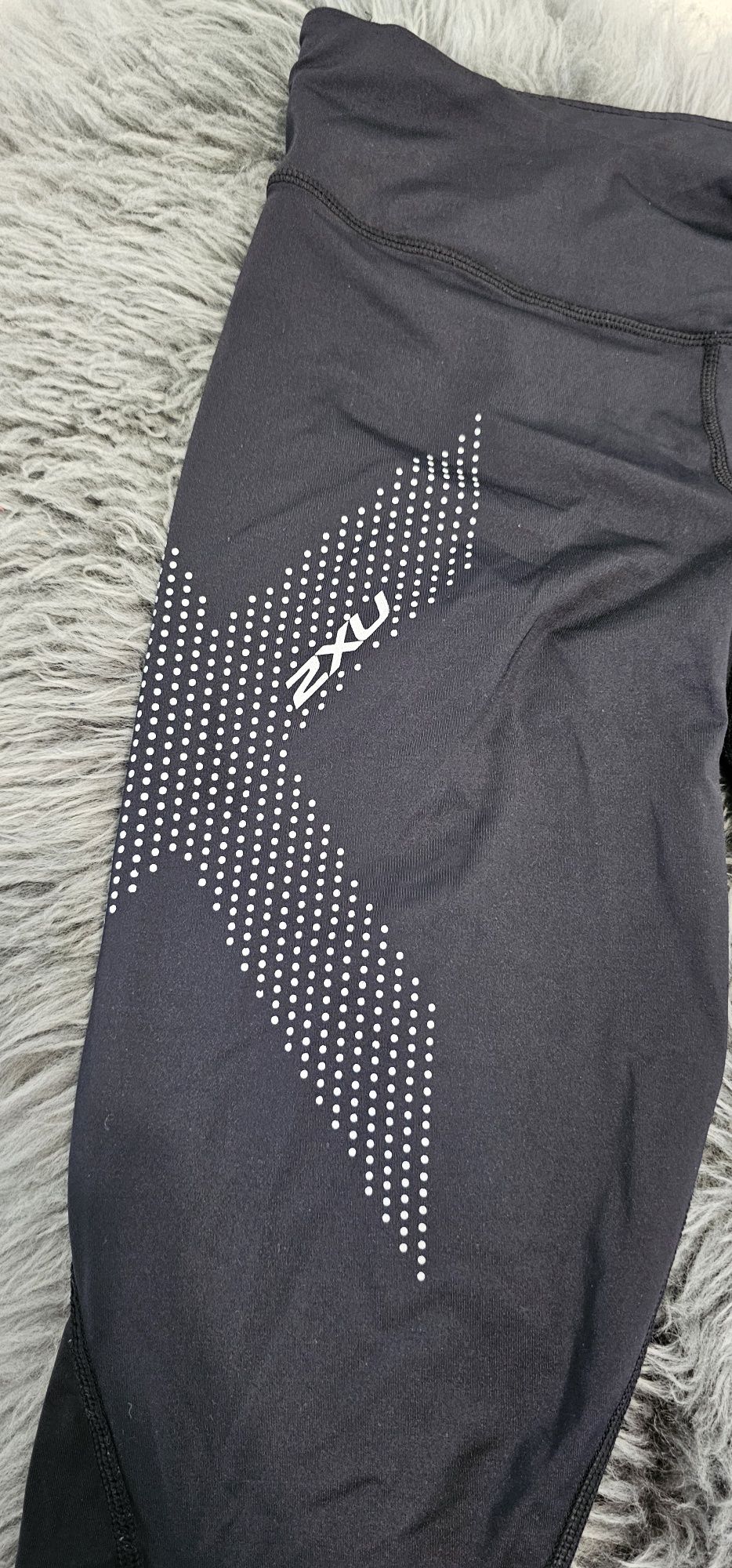 Legginsy getry 2xu czarne Rozmiar m 38