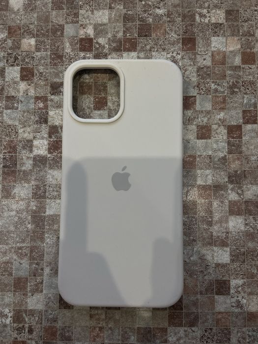 Продам новый чехол на iphone 12 pro max