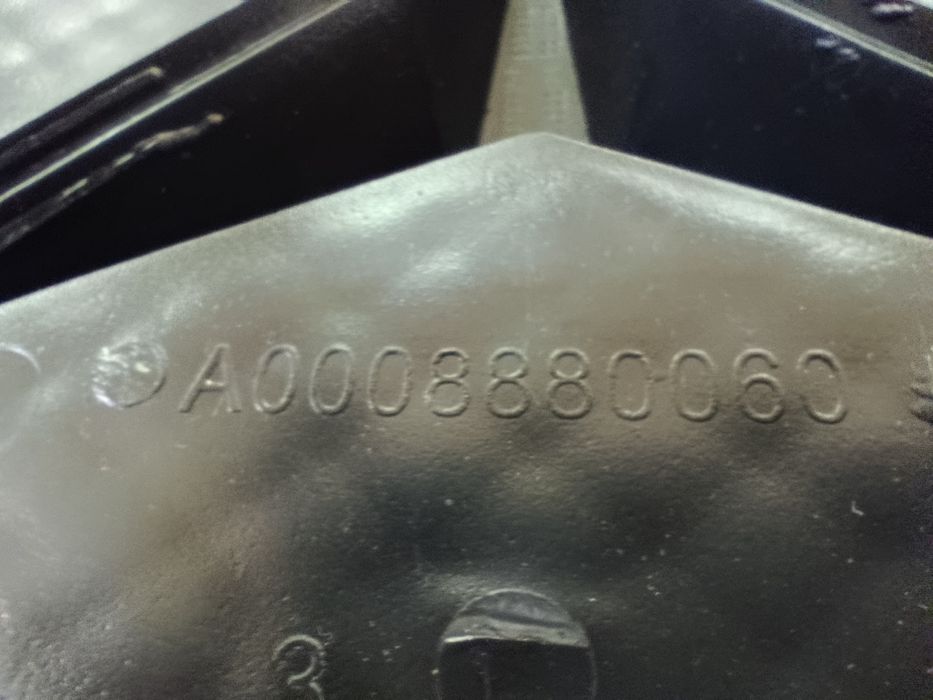 Grelha Mercedes nova