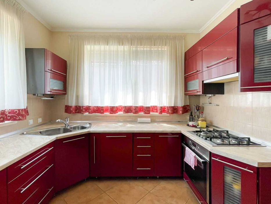 Продаж будинку з ремонтом, меблями, технікою, 5 хв. до Нового р-ну