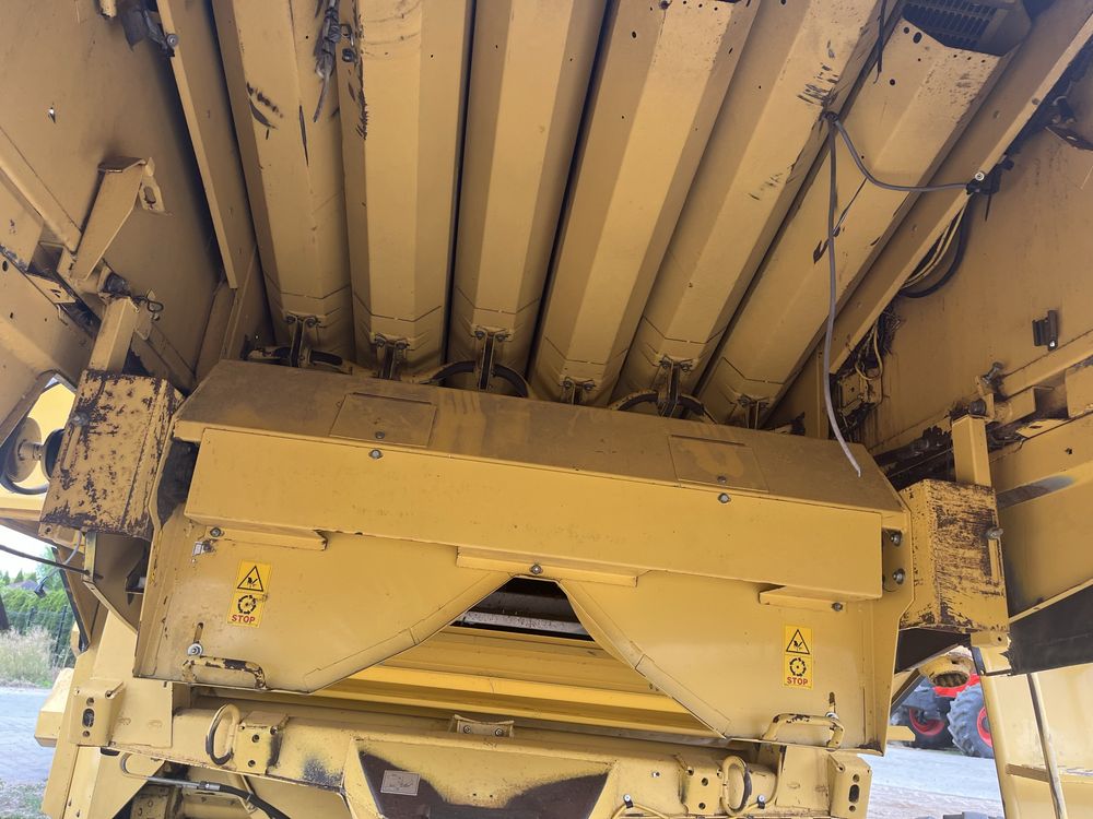 Kombajn zbożowy New Holland TX68 TX66