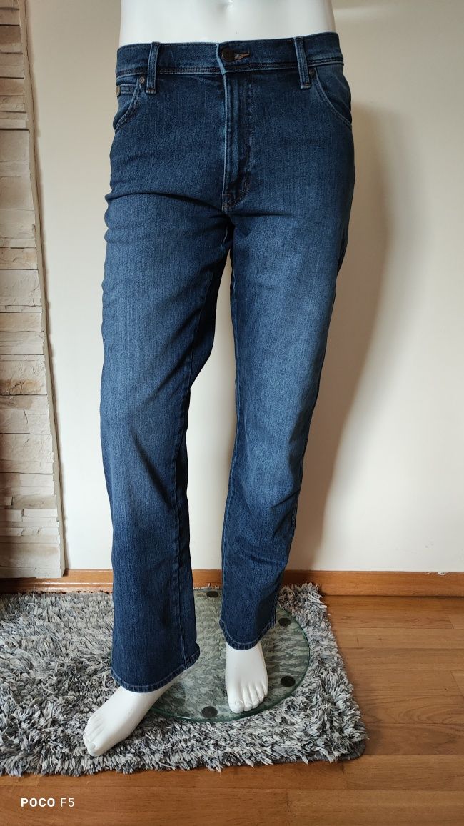 Wrangler Texas Straight The Moment męskie jeansy rozm 33/34 jak 33/32