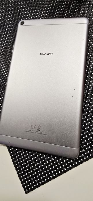 Планшет Huawei в рабочем состоянии