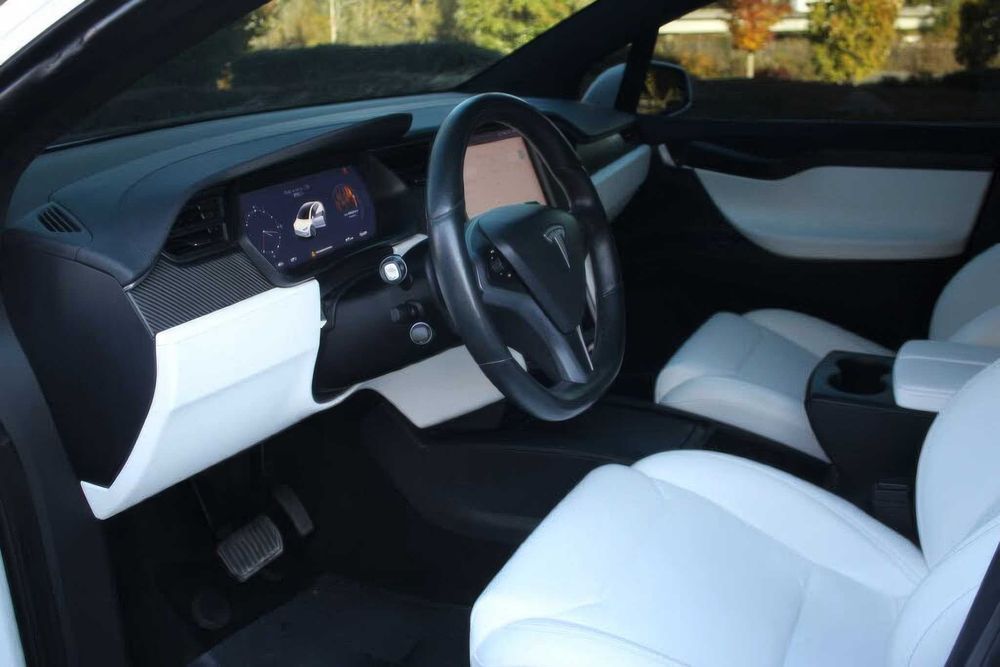Tesla Model X 75D      2018