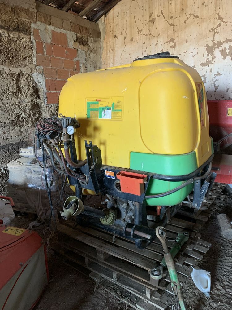Tomix 800 L com barras de deservagem