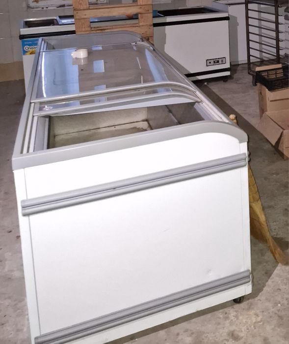 Морозильная ларь . 1100л