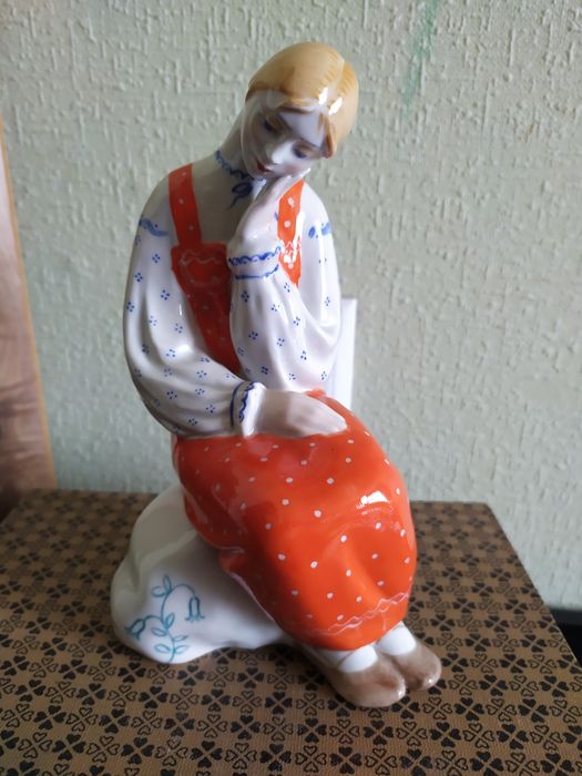 Статуэтка Аленушка