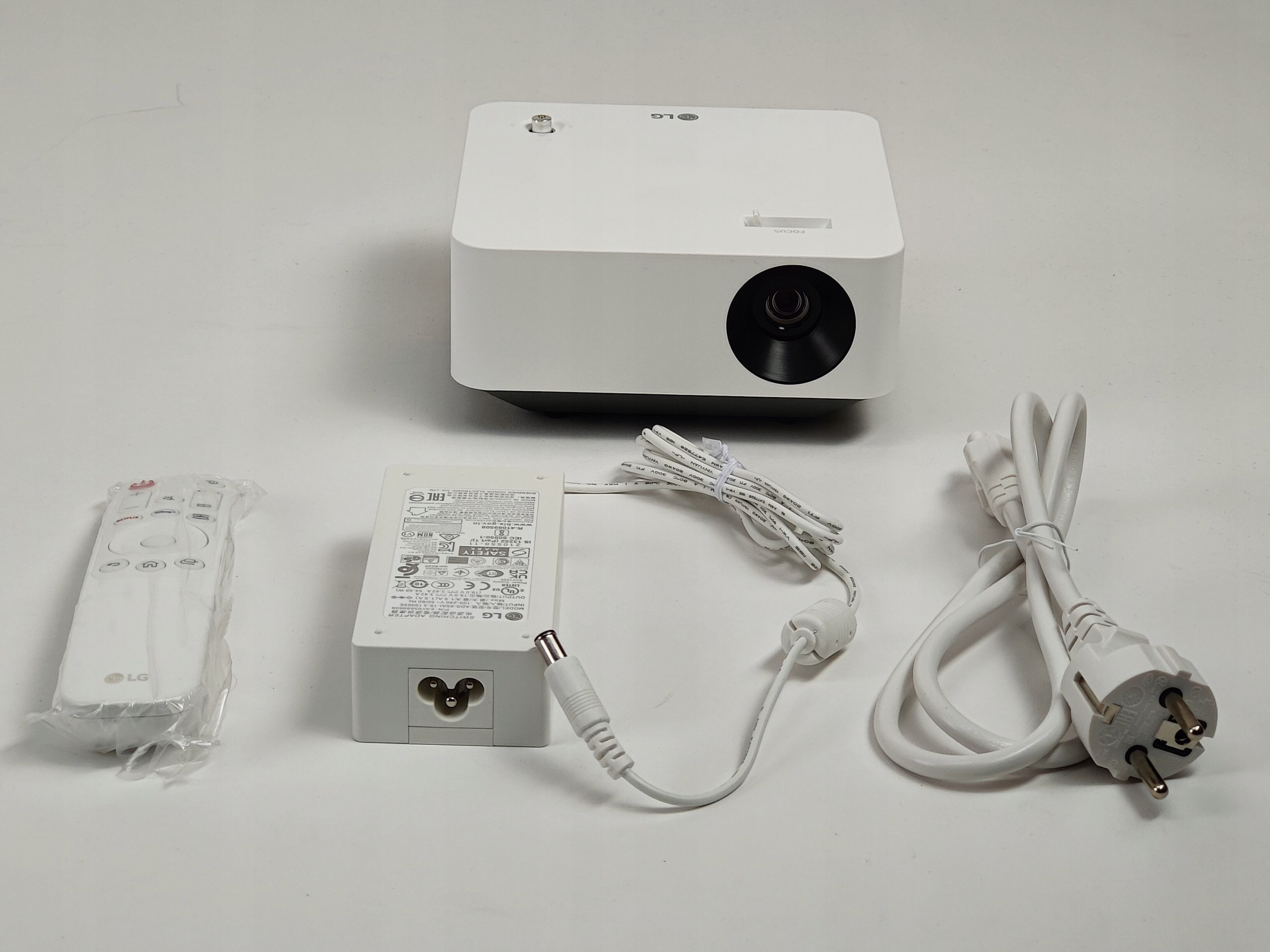 Projektor DLP LG Electronics CineBeam PF510Q - biały