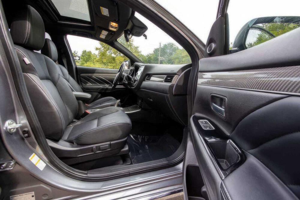 Mitsubishi Outlander PHEV SEL      2019