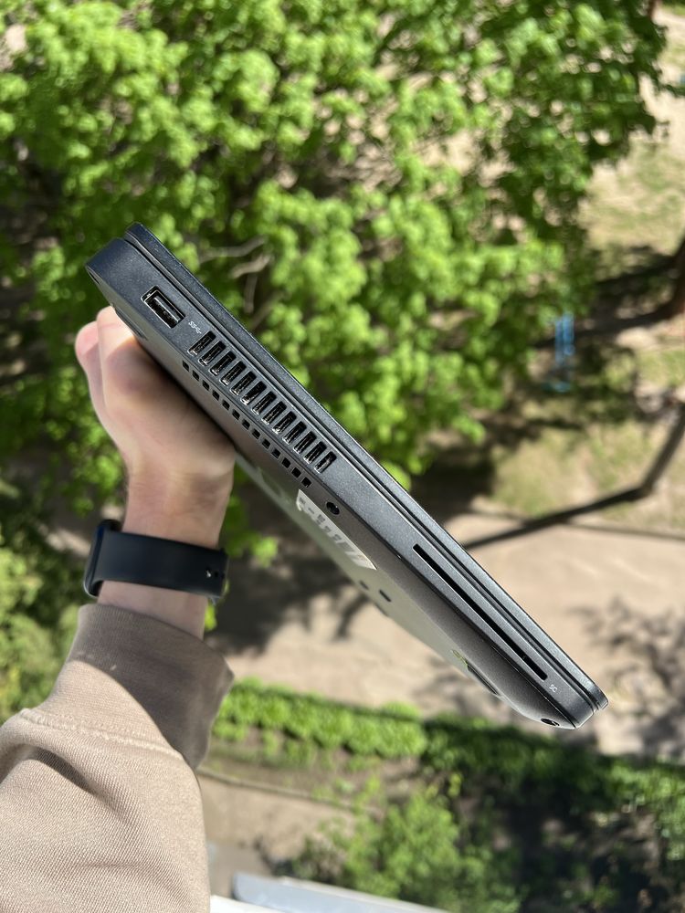 Ноутбук Dell Latitude E5270