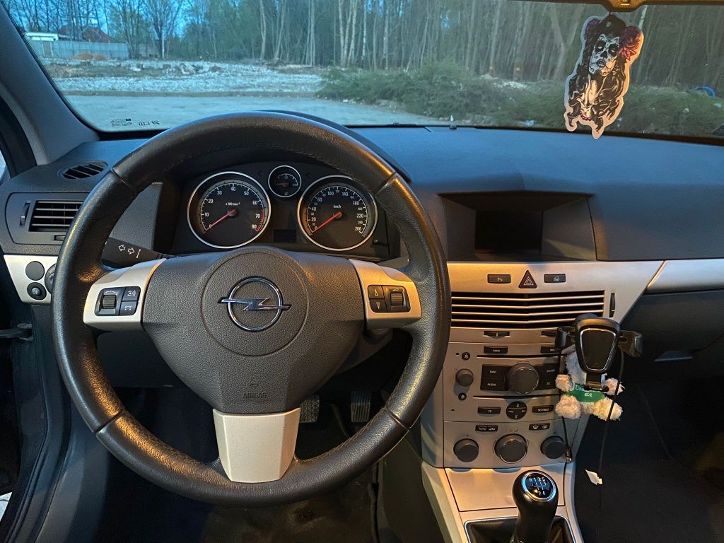 Opel Astra H 1.6 stan idealny