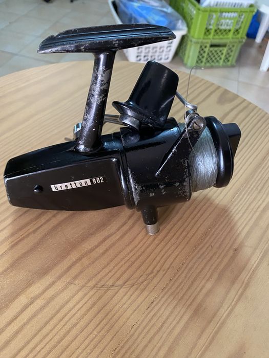 Vendo lote de 4 carretos de pesca.