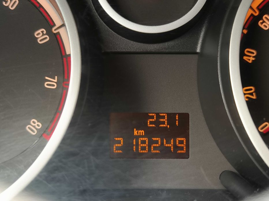 Opel Corsa D, klima, alufelgi, nowe tarcze i klocki, bez inwestycji