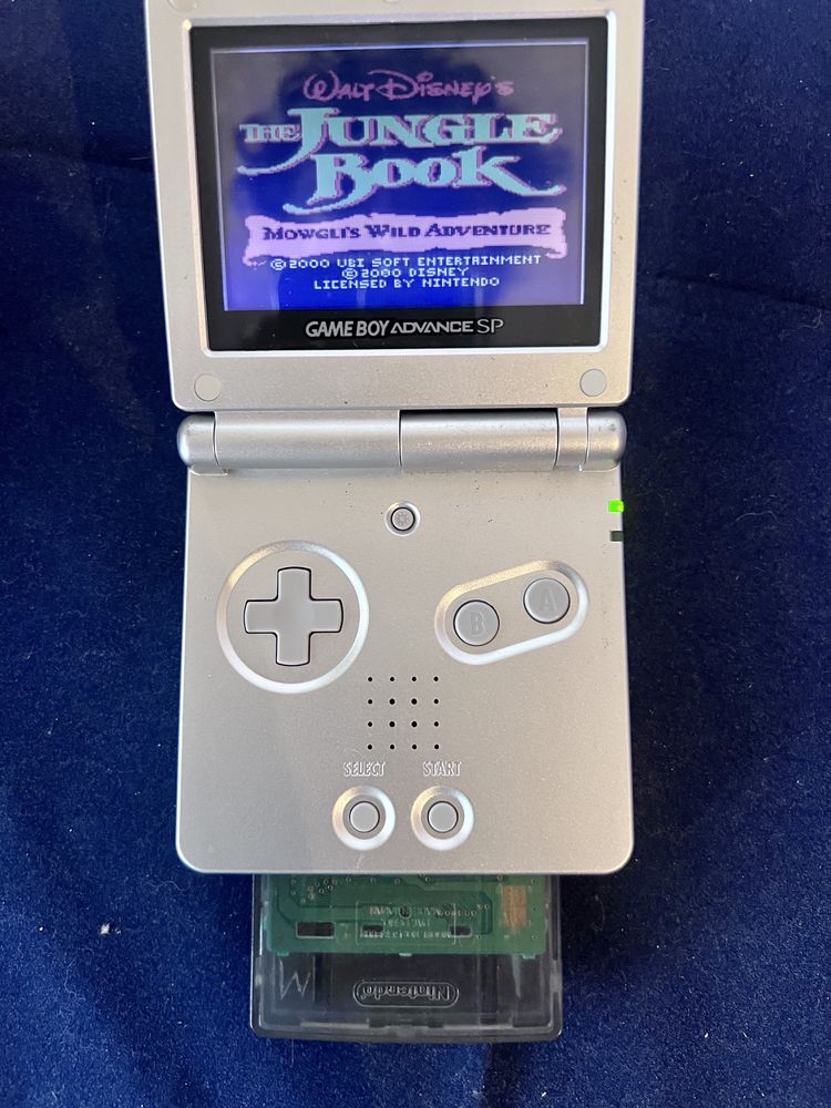 Gameboy advance sp com carregador e jogos
