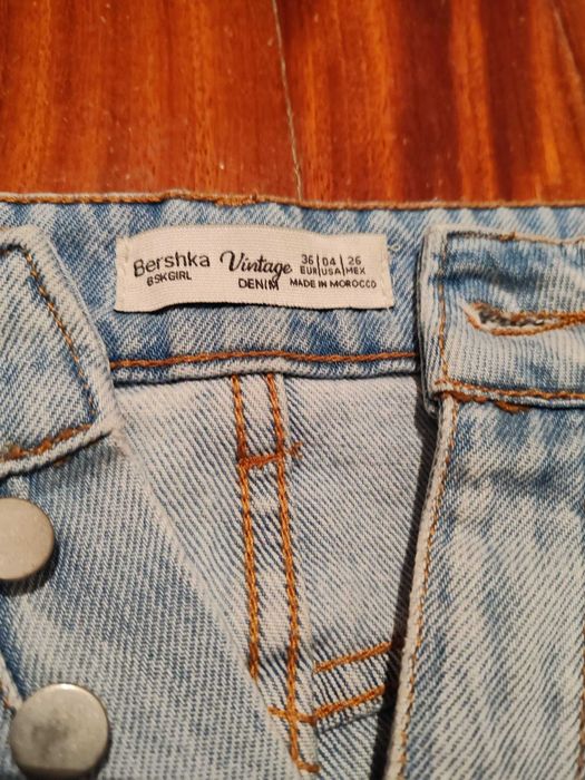 Saia de ganga da marca Bershka. Sem uso.