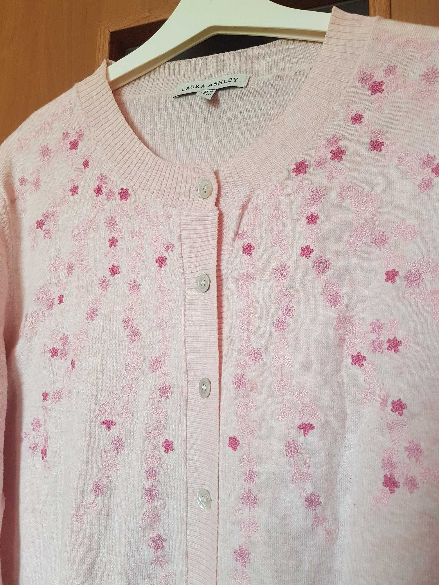 Sweterek różowy z haftem kwiatki rękaw 3/4 rozmiar XL