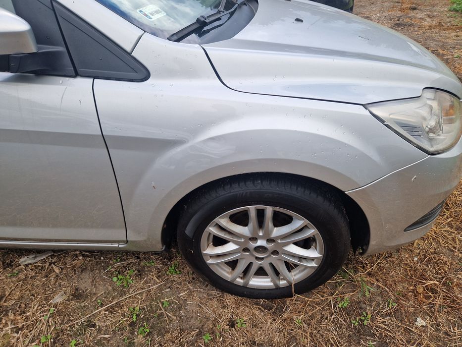 Błotnik prawy przód Focus mk2 lift Lakier 03