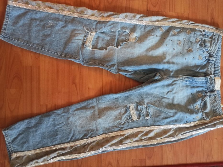 Продам рваные джинсы 52р