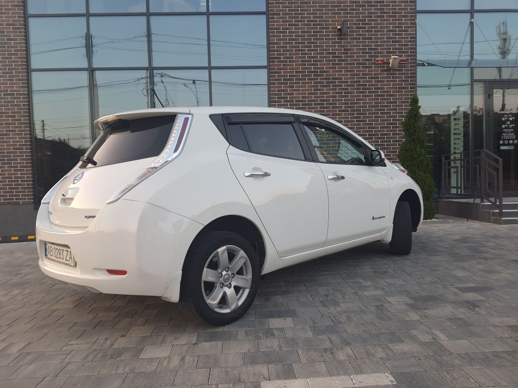Ніссан Ліф Nissan Leaf