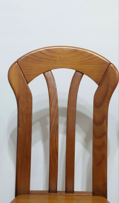 Conjunto de 4 cadeiras em madeira maciça COMO NOVAS