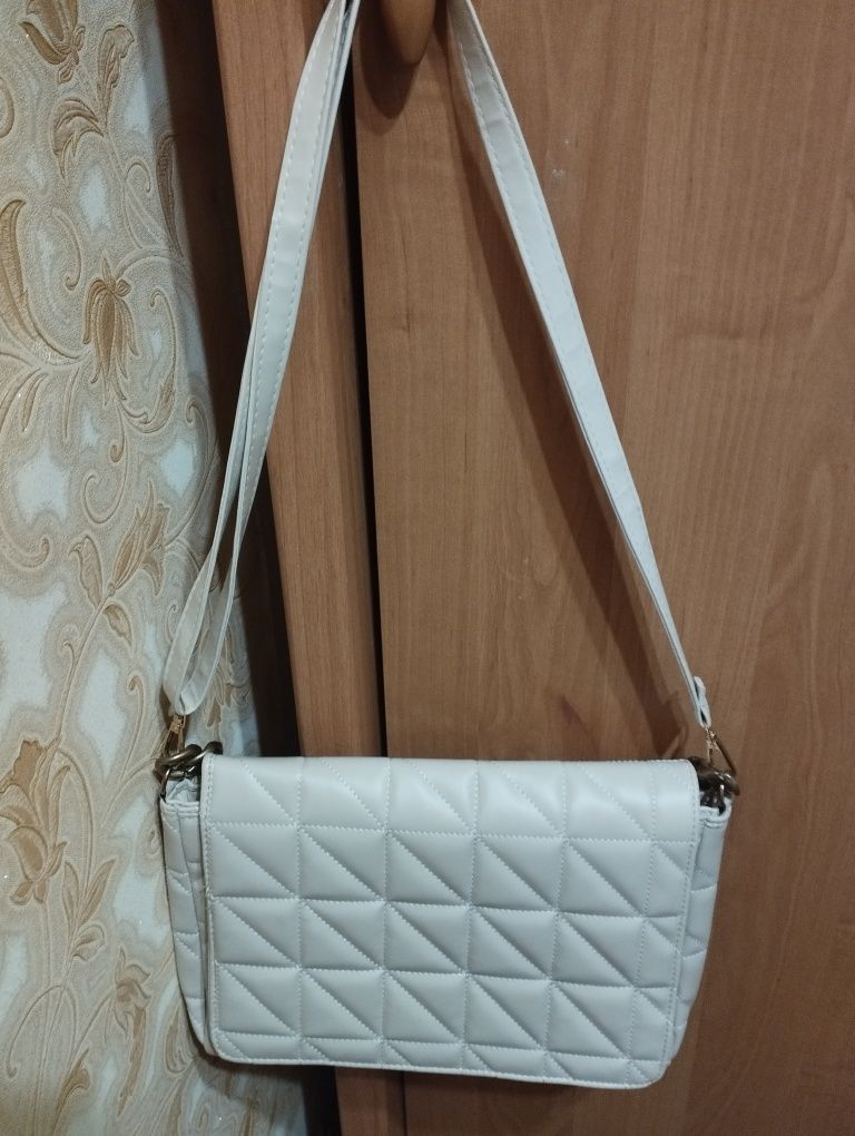 Продам сумку. У хорошому стані.