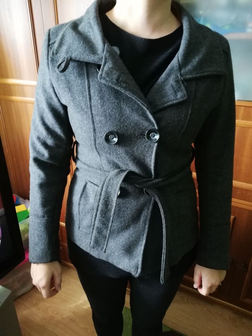Kurteczka szara zapinana na duże guziki 38 /40